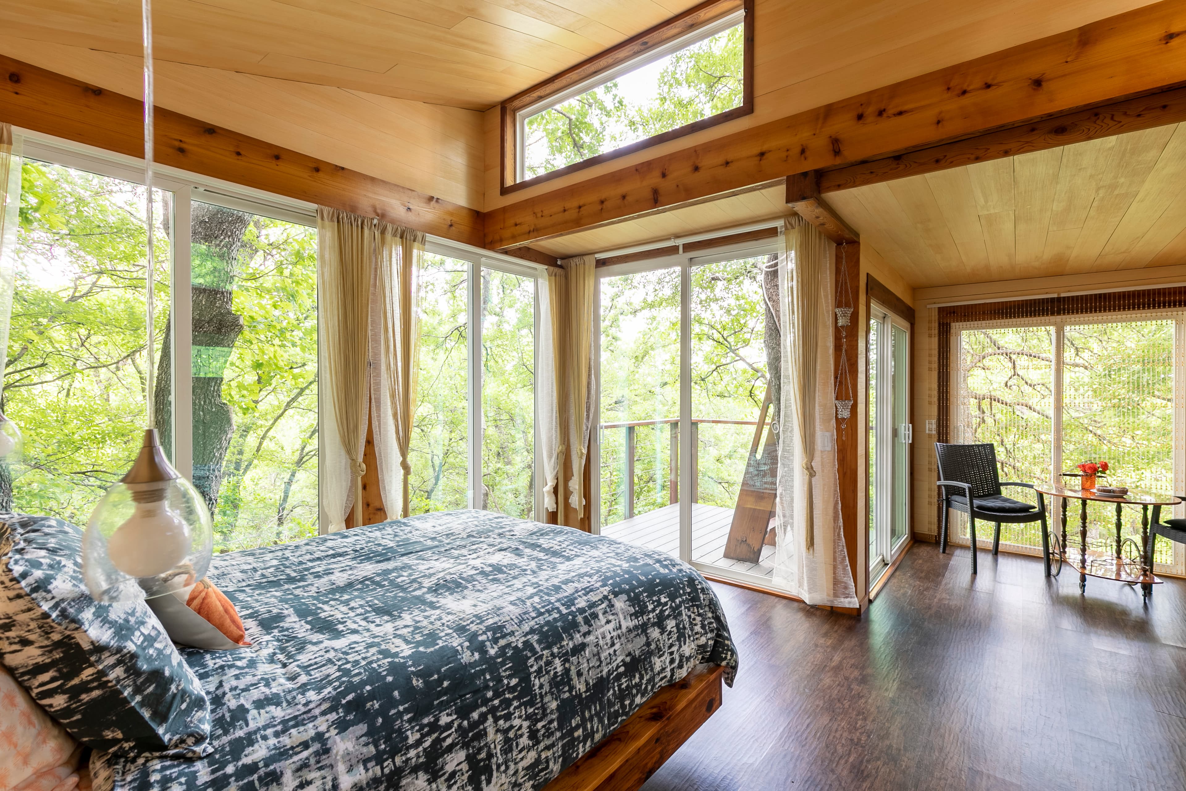 Luxury Treehouse Couples Getaway w/ Peaceful Views