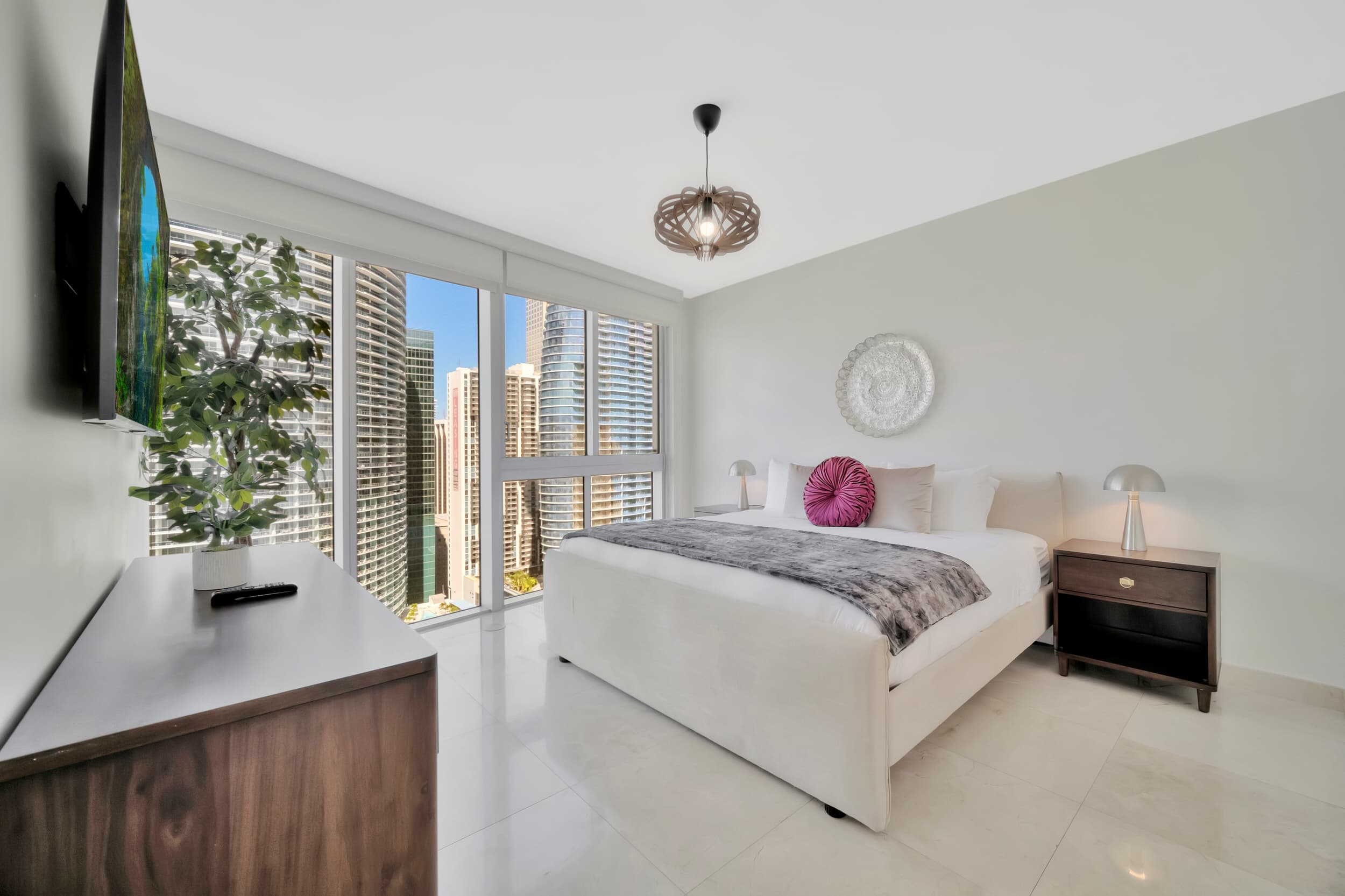 ICON 2B/2B Skyline Free Pool, Spa, HotTub